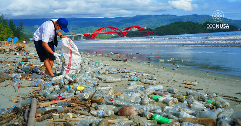 Upaya pengalihan fungsi lahan pantai menjadi daratan disebut